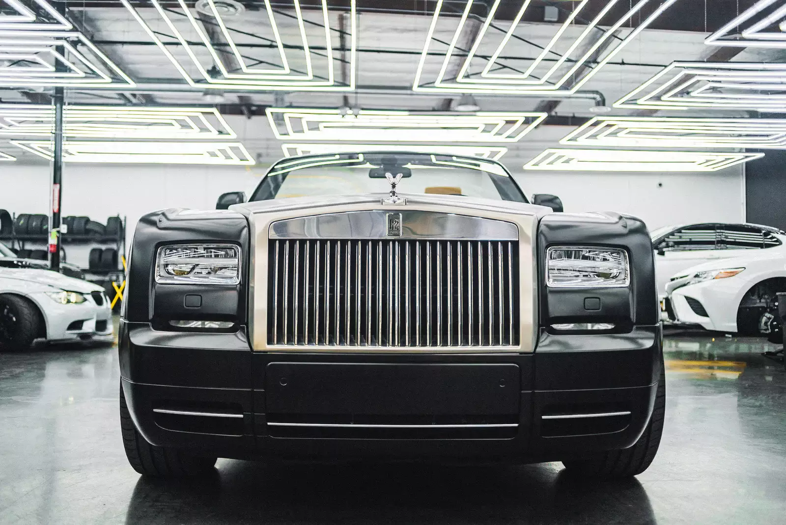 The RollsRoyce Ghost A magic carpet ride that costs as much as a house   Ars Technica