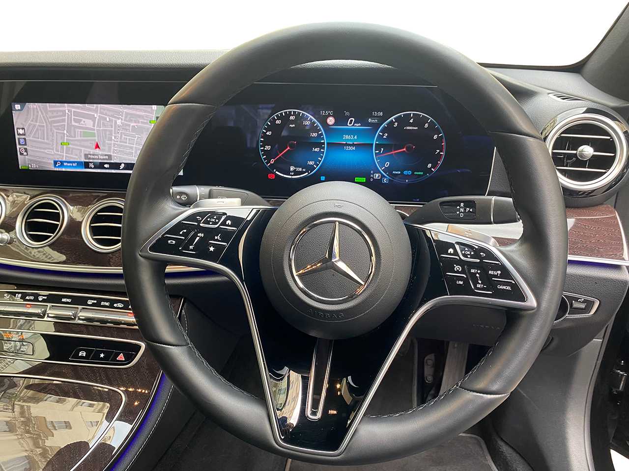 Mercedes benz E-Class steering focus view