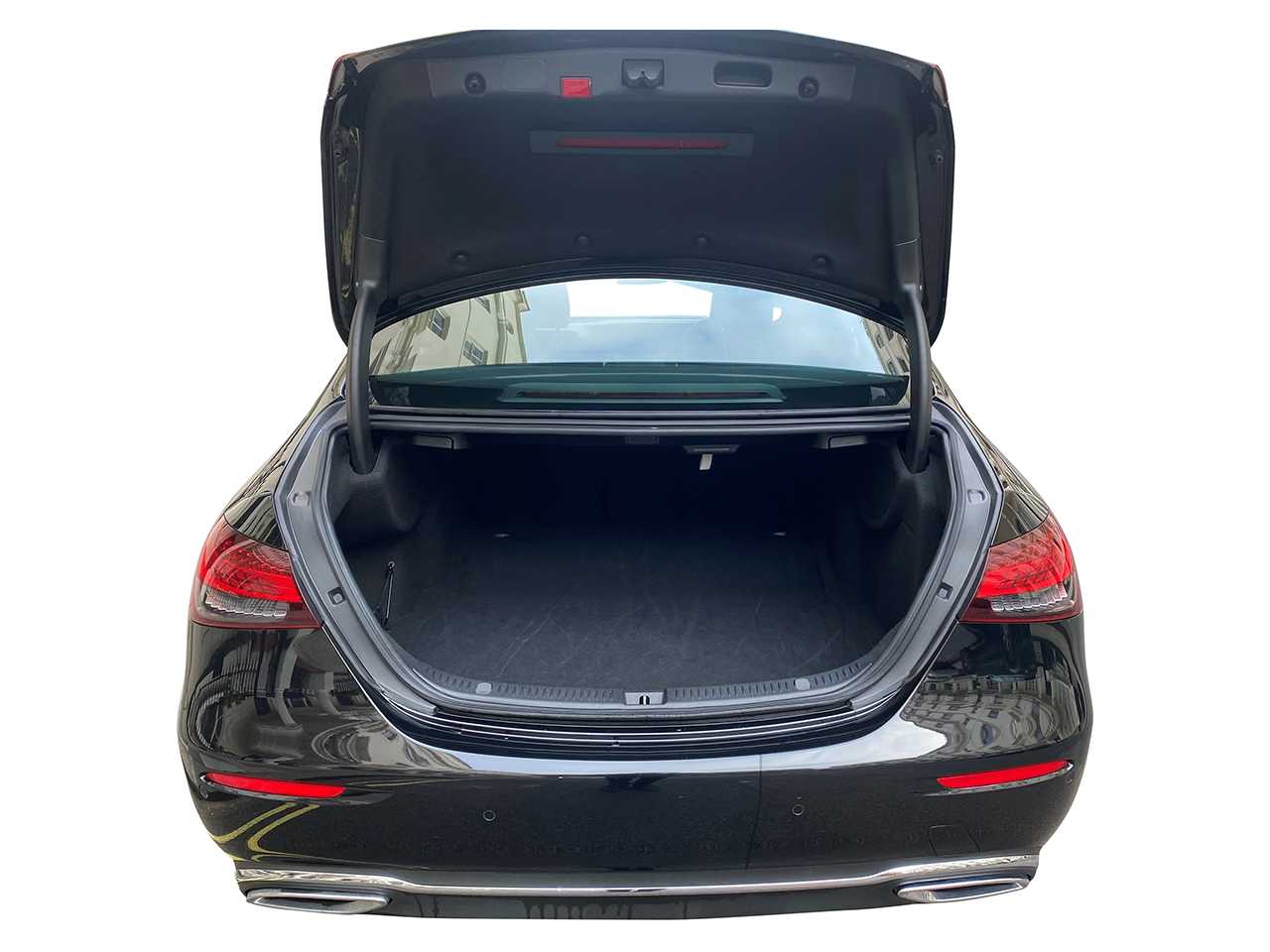 Mercedes Benz E-Class trunk